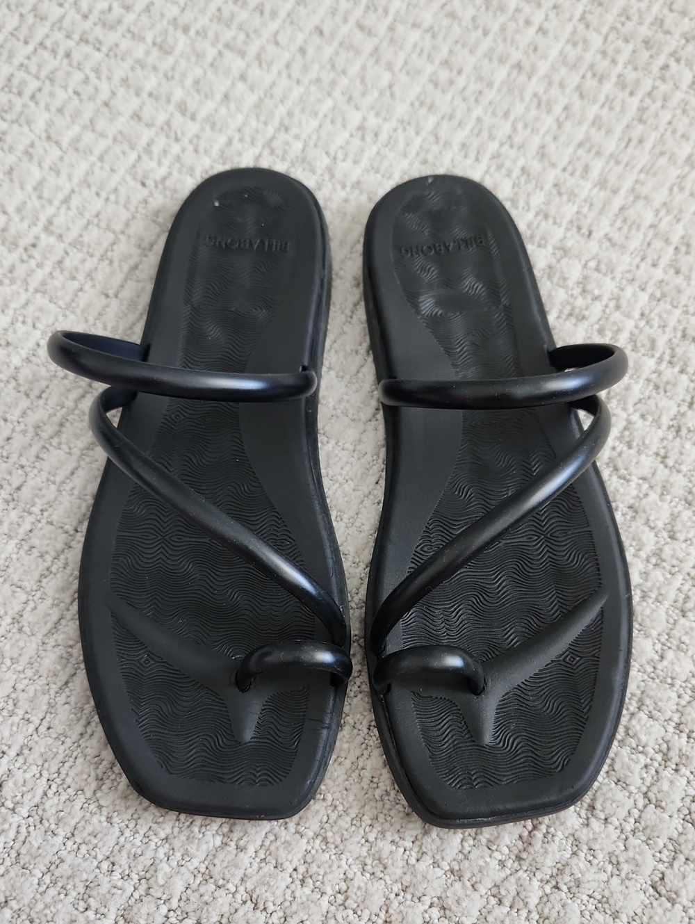 Billabong Black Minimalist Strappy Toe-Loop Sandals